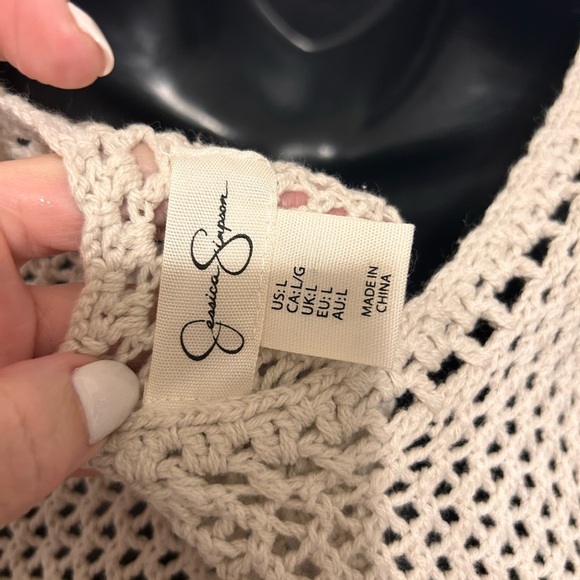 Jessica Simpson cream crochet top with floral detail size large - Picture 6 of 7